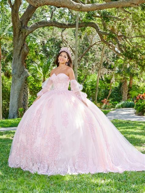 Zayas Bridals & Quinceaneras